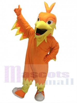 Orange Phoenix Maskottchen mit Spitzen Kopf, Flügel, Schwanz und Tennis Schuhe