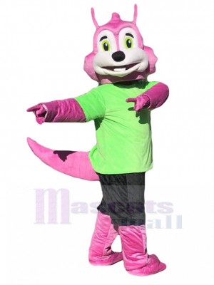 Rosa Eichhörnchen Maskottchen Kostüm im grünen Hemd Tier
